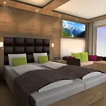 Wohlfuehlhotel Berg Heil Szálloda Holzgau