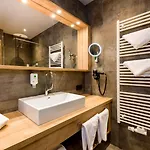 Wohlfuehlhotel Berg Heil Szálloda Holzgau