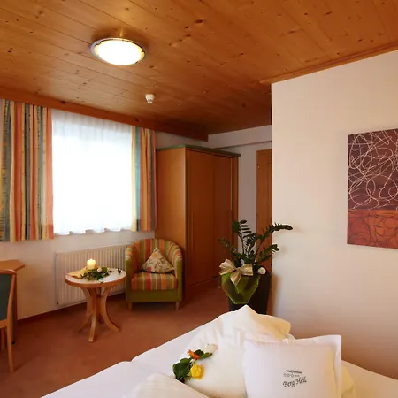 Hotel Wohlfühlhotel Berg Heil 4*