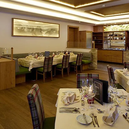 Hotell Wohlfuehlhotel Berg Heil 4*