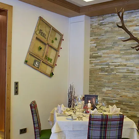 Wohlfuehlhotel Berg Heil 4* Holzgau