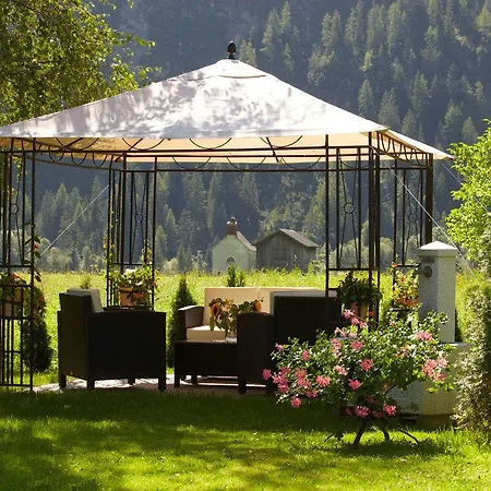 Wohlfuehlhotel Berg Heil 4* Holzgau