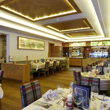 Hotell Wohlfuehlhotel Berg Heil 4*