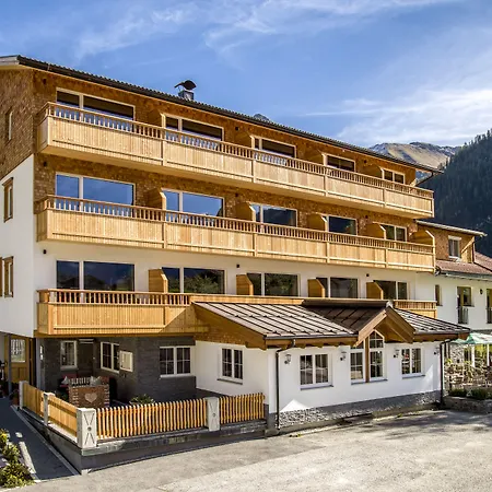 Wohlfuehlhotel Berg Heil 4*