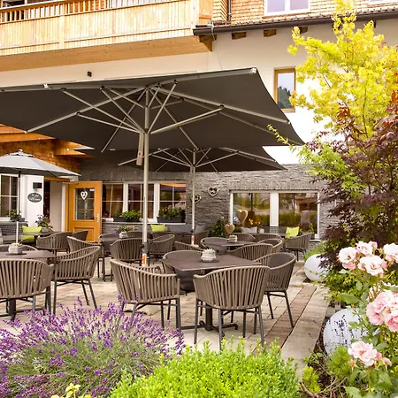 Wohlfuehlhotel Berg Heil 4*