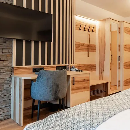 Hotel Wohlfuehlhotel Berg Heil Holzgau