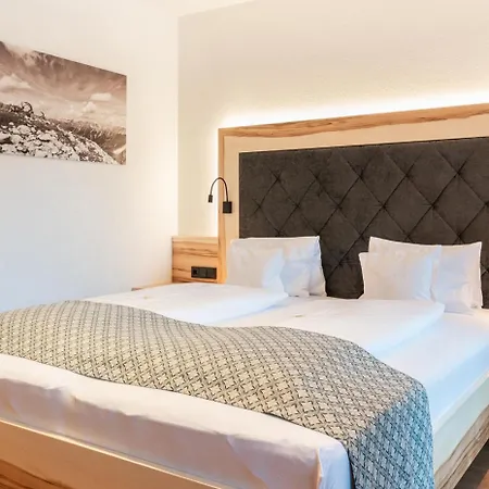 Отель Wohlfuehlhotel Berg Heil