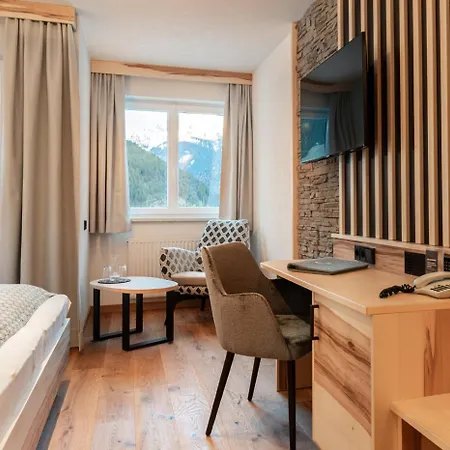 Wohlfuehlhotel Berg Heil Hotel Holzgau