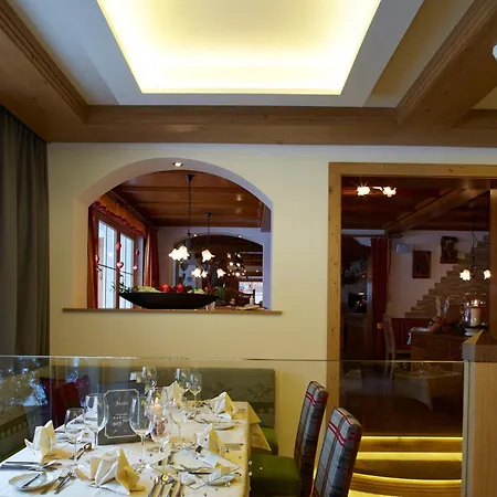 Hotell Wohlfuehlhotel Berg Heil 4*