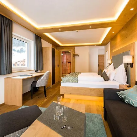 Wohlfuehlhotel Berg Heil Hotell Holzgau