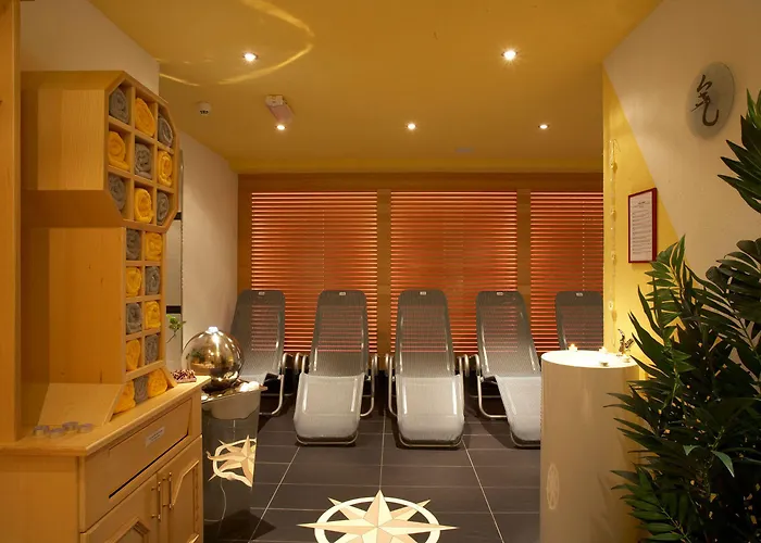 Отель Wohlfuehlhotel Berg Heil 4*