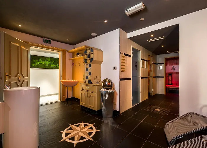 Wohlfuehlhotel Berg Heil 4*