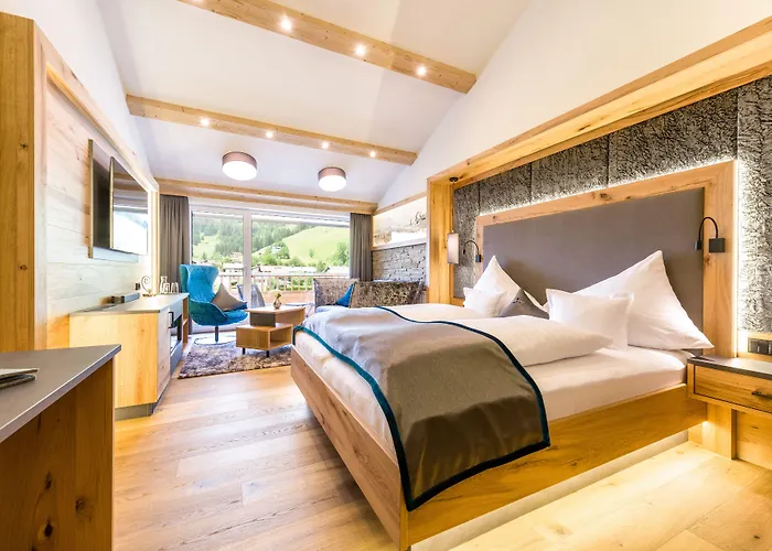 Wohlfuehlhotel Berg Heil Отель 4*