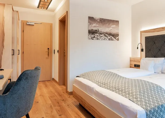 Wohlfuehlhotel Berg Heil 4* Holzgau
