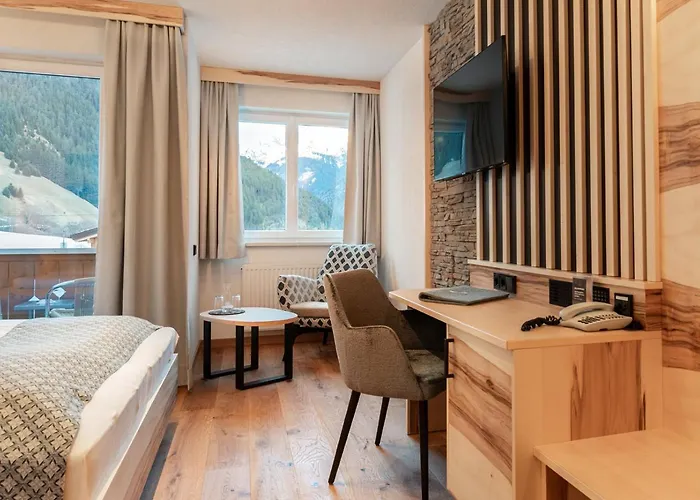 Wohlfuehlhotel Berg Heil Hotel Holzgau