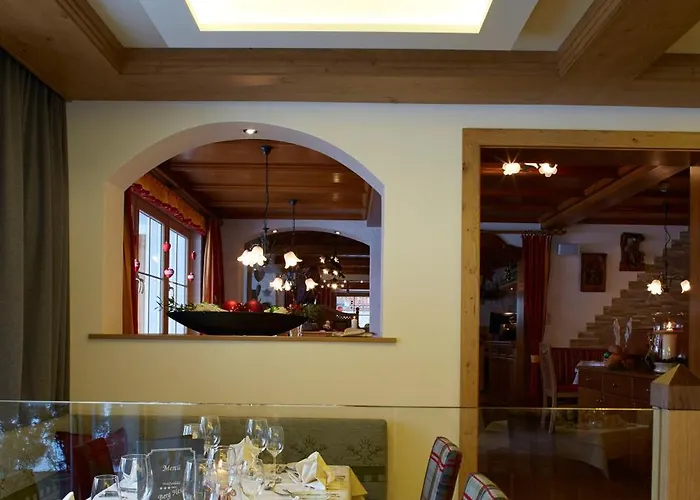 Отель Wohlfuehlhotel Berg Heil 4*