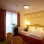 Wohlfuehlhotel Berg Heil 4*