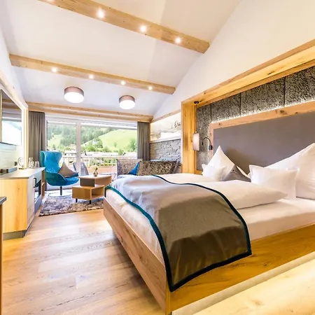 Wohlfühlhotel Berg Heil 4*