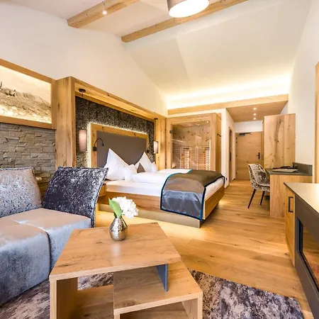 Wohlfühlhotel Berg Heil Hotel Holzgau