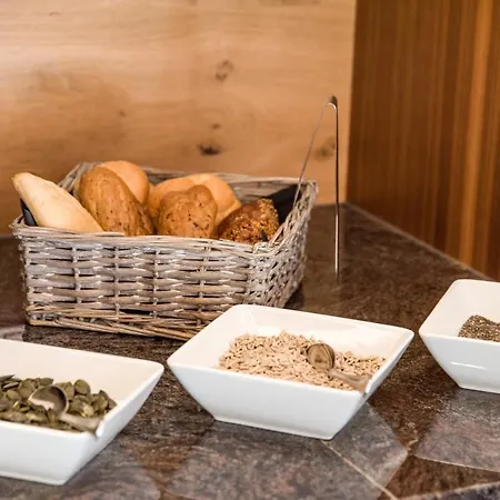 Wohlfuehlhotel Berg Heil Otel Holzgau