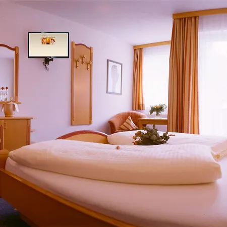 Hotel Wohlfühlhotel Berg Heil 4*